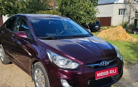 Hyundai Solaris II рестайлинг, 2012 год, 800 000 рублей, 1 фотография