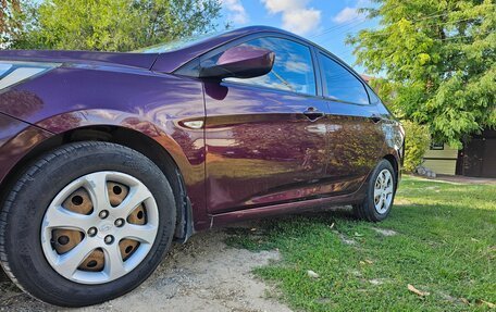 Hyundai Solaris II рестайлинг, 2012 год, 800 000 рублей, 8 фотография