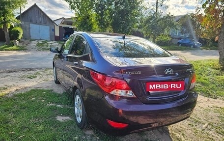 Hyundai Solaris II рестайлинг, 2012 год, 800 000 рублей, 6 фотография