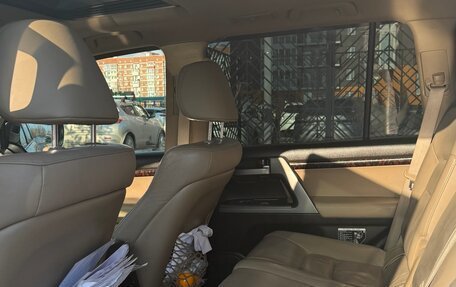 Toyota Land Cruiser 200, 2010 год, 3 050 000 рублей, 9 фотография