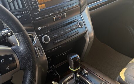 Toyota Land Cruiser 200, 2010 год, 3 050 000 рублей, 8 фотография