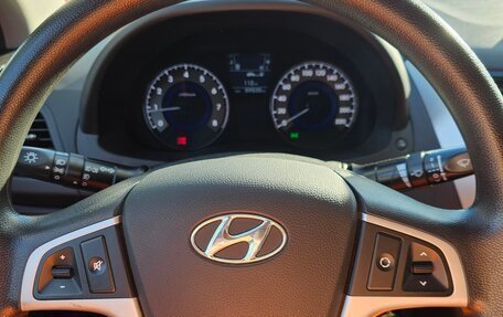 Hyundai Solaris II рестайлинг, 2012 год, 800 000 рублей, 19 фотография