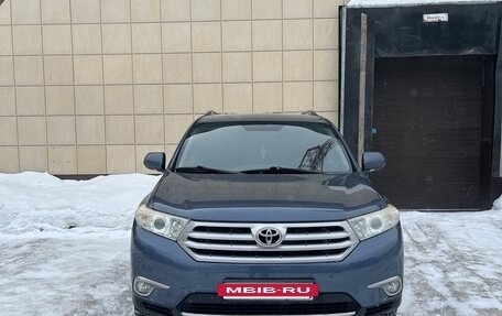 Toyota Highlander III, 2010 год, 2 050 000 рублей, 4 фотография