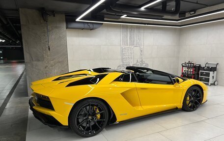 Lamborghini Aventador I рестайлинг, 2019 год, 35 000 000 рублей, 9 фотография