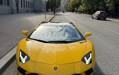 Lamborghini Aventador I рестайлинг, 2019 год, 35 000 000 рублей, 2 фотография