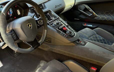 Lamborghini Aventador I рестайлинг, 2019 год, 35 000 000 рублей, 11 фотография