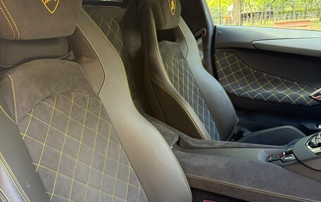 Lamborghini Aventador I рестайлинг, 2019 год, 35 000 000 рублей, 16 фотография