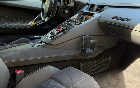 Lamborghini Aventador I рестайлинг, 2019 год, 35 000 000 рублей, 15 фотография