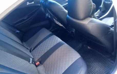 Hyundai Sonata VI, 2011 год, 1 300 000 рублей, 5 фотография