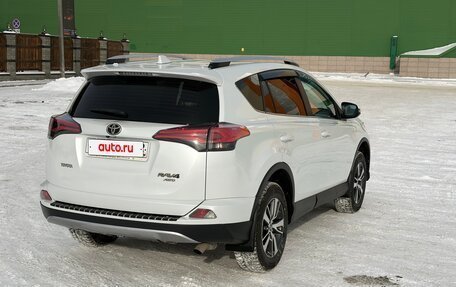 Toyota RAV4, 2018 год, 3 300 000 рублей, 9 фотография
