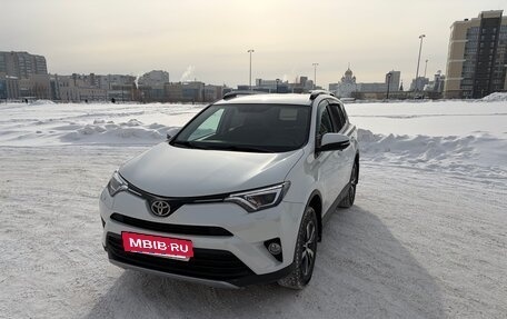Toyota RAV4, 2018 год, 3 300 000 рублей, 3 фотография