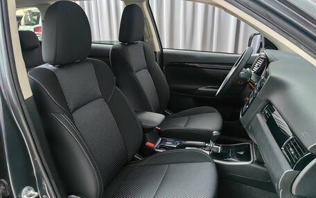 Mitsubishi Outlander III рестайлинг 3, 2020 год, 1 957 000 рублей, 7 фотография