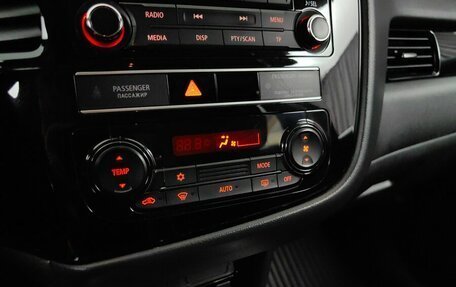 Mitsubishi Outlander III рестайлинг 3, 2020 год, 1 957 000 рублей, 15 фотография