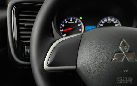 Mitsubishi Outlander III рестайлинг 3, 2020 год, 1 957 000 рублей, 18 фотография