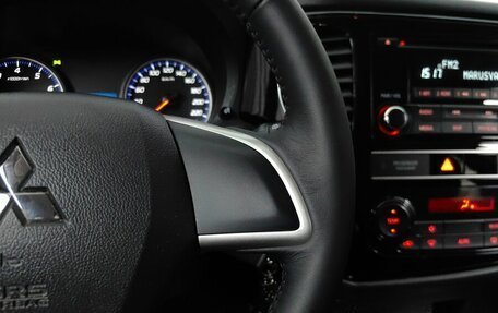 Mitsubishi Outlander III рестайлинг 3, 2020 год, 1 957 000 рублей, 19 фотография