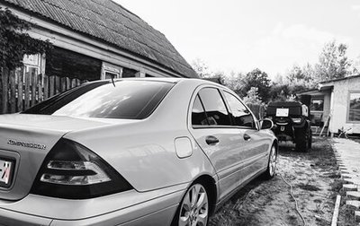 Mercedes-Benz C-Класс, 2003 год, 450 000 рублей, 1 фотография