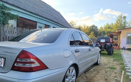 Mercedes-Benz C-Класс, 2003 год, 450 000 рублей, 2 фотография