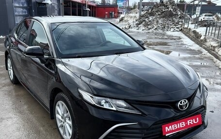 Toyota Camry, 2021 год, 3 150 000 рублей, 2 фотография