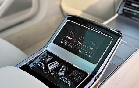 Audi A8, 2023 год, 15 450 000 рублей, 9 фотография