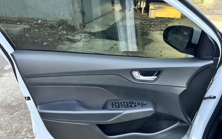 Hyundai Solaris II рестайлинг, 2021 год, 1 650 000 рублей, 7 фотография