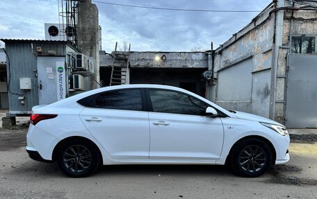 Hyundai Solaris II рестайлинг, 2021 год, 1 650 000 рублей, 2 фотография