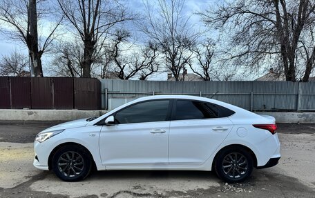 Hyundai Solaris II рестайлинг, 2021 год, 1 650 000 рублей, 4 фотография