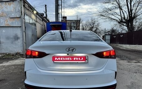 Hyundai Solaris II рестайлинг, 2021 год, 1 650 000 рублей, 3 фотография