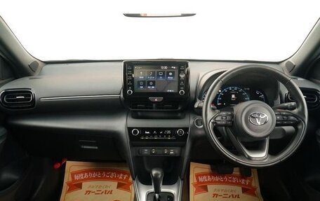 Toyota Yaris Cross, 2022 год, 1 496 000 рублей, 9 фотография