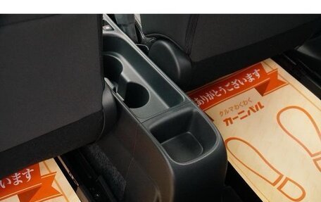 Toyota Yaris Cross, 2022 год, 1 496 000 рублей, 19 фотография