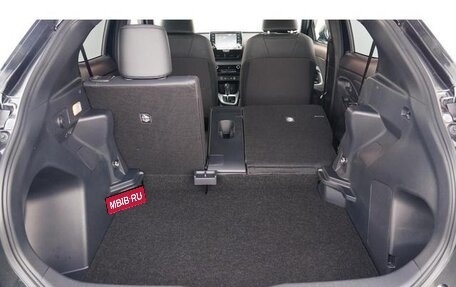 Toyota Yaris Cross, 2022 год, 1 496 000 рублей, 16 фотография