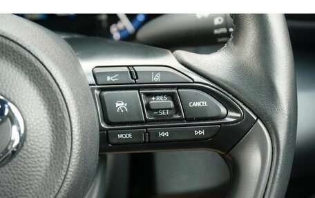 Toyota Yaris Cross, 2022 год, 1 496 000 рублей, 34 фотография