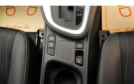 Toyota Yaris Cross, 2022 год, 1 496 000 рублей, 28 фотография