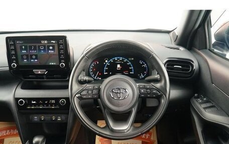 Toyota Yaris Cross, 2022 год, 1 496 000 рублей, 29 фотография