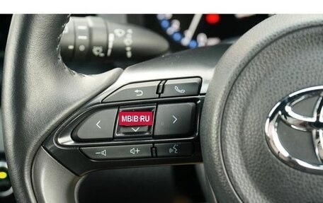 Toyota Yaris Cross, 2022 год, 1 496 000 рублей, 33 фотография