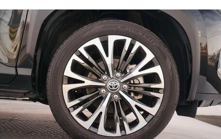 Toyota Yaris Cross, 2022 год, 1 496 000 рублей, 36 фотография