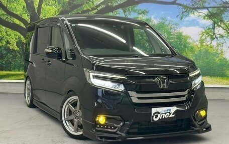 Honda Stepwgn IV, 2018 год, 2 250 000 рублей, 2 фотография