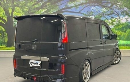 Honda Stepwgn IV, 2018 год, 2 250 000 рублей, 4 фотография