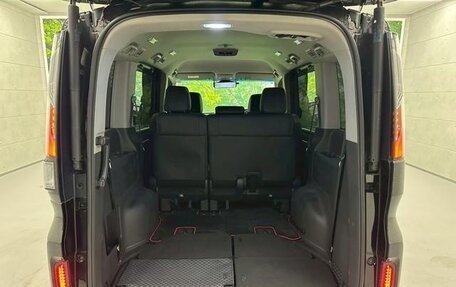 Honda Stepwgn IV, 2018 год, 2 250 000 рублей, 10 фотография