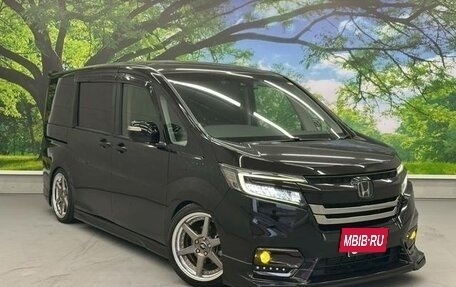 Honda Stepwgn IV, 2018 год, 2 250 000 рублей, 3 фотография