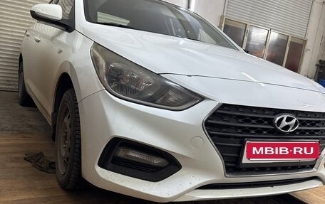 Hyundai Solaris II рестайлинг, 2017 год, 750 000 рублей, 1 фотография