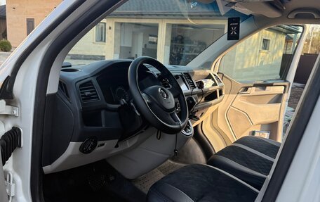 Volkswagen Transporter T6 рестайлинг, 2019 год, 2 650 000 рублей, 1 фотография