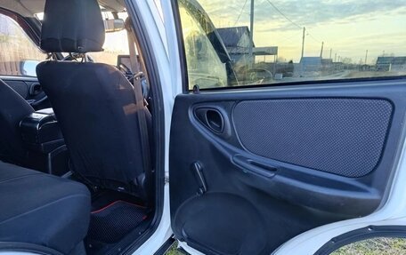 Chevrolet Niva I рестайлинг, 2015 год, 690 000 рублей, 12 фотография