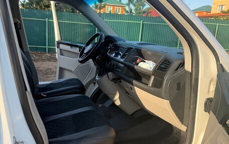 Volkswagen Transporter T6 рестайлинг, 2019 год, 2 650 000 рублей, 5 фотография