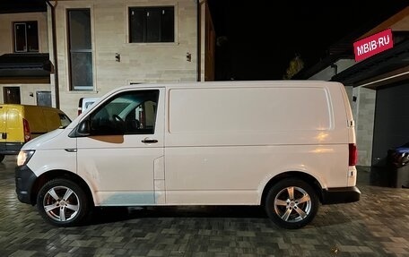 Volkswagen Transporter T6 рестайлинг, 2019 год, 2 650 000 рублей, 8 фотография