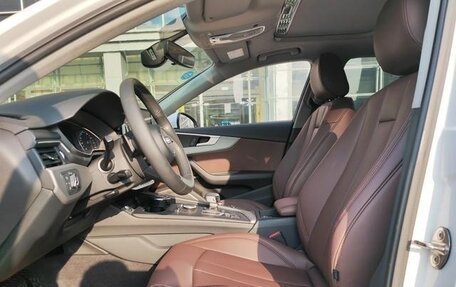 Audi A4, 2018 год, 1 850 009 рублей, 4 фотография