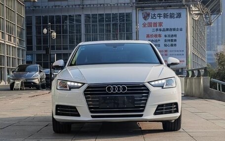 Audi A4, 2018 год, 1 850 009 рублей, 2 фотография