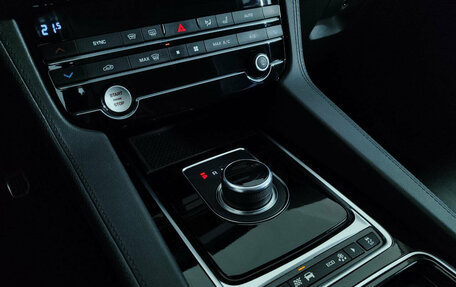 Jaguar F-Pace, 2019 год, 3 880 000 рублей, 15 фотография