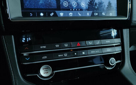 Jaguar F-Pace, 2019 год, 3 880 000 рублей, 19 фотография