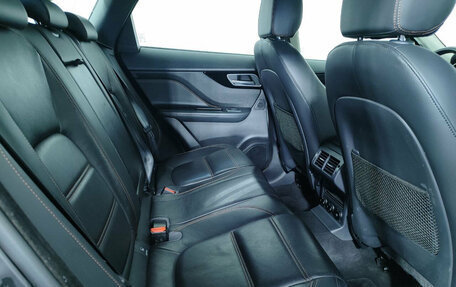 Jaguar F-Pace, 2019 год, 3 880 000 рублей, 22 фотография