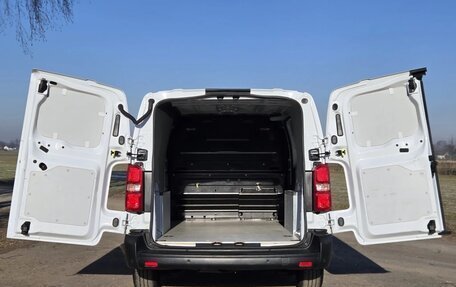 Opel Vivaro, 2024 год, 2 500 000 рублей, 10 фотография